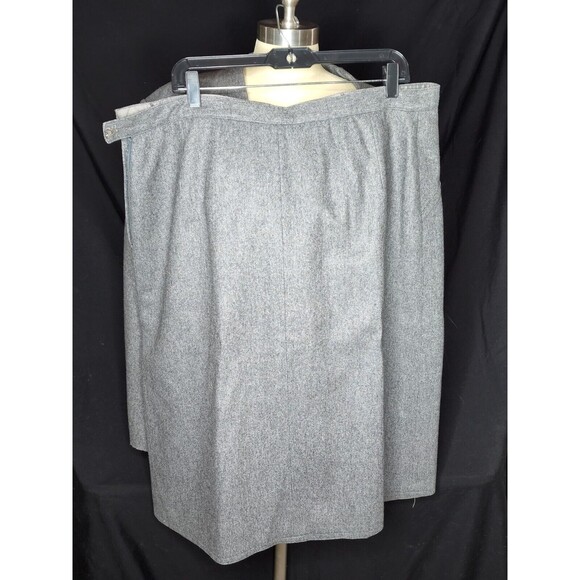 Vintage Harve Benard Woman's Gray Wool 2 Piece Suit Jacket & Skirt - Picture 6 of 12